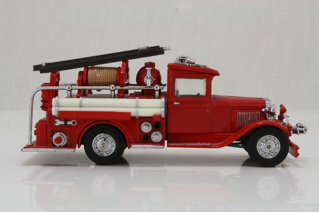 Matchbox Collectibles YFE06; 1932 Ford Model AA Fire Engine